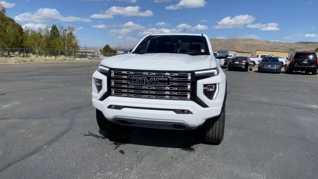New 2026 GMC Canyon Denali w/ LPO, Black Badging Package AWD/4WD image 3