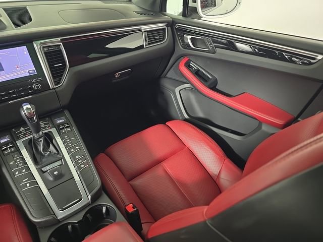 Used 2018 Porsche Macan image 24