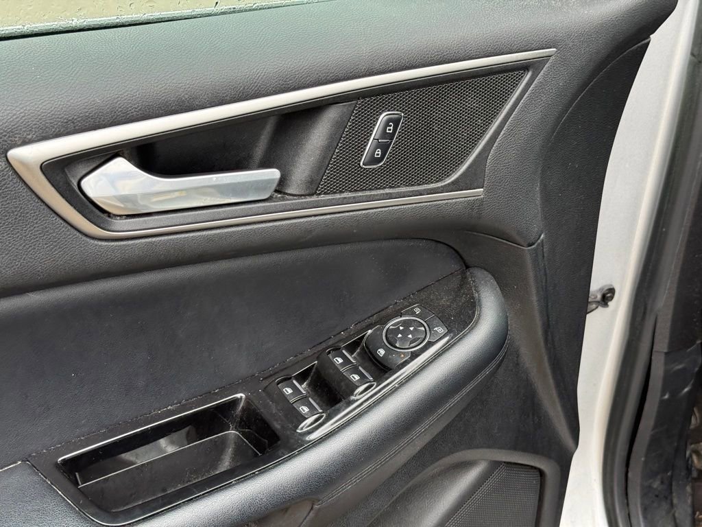 Used 2016 Ford Edge SEL w/ Equipment Group 201A AWD/4WD image 11