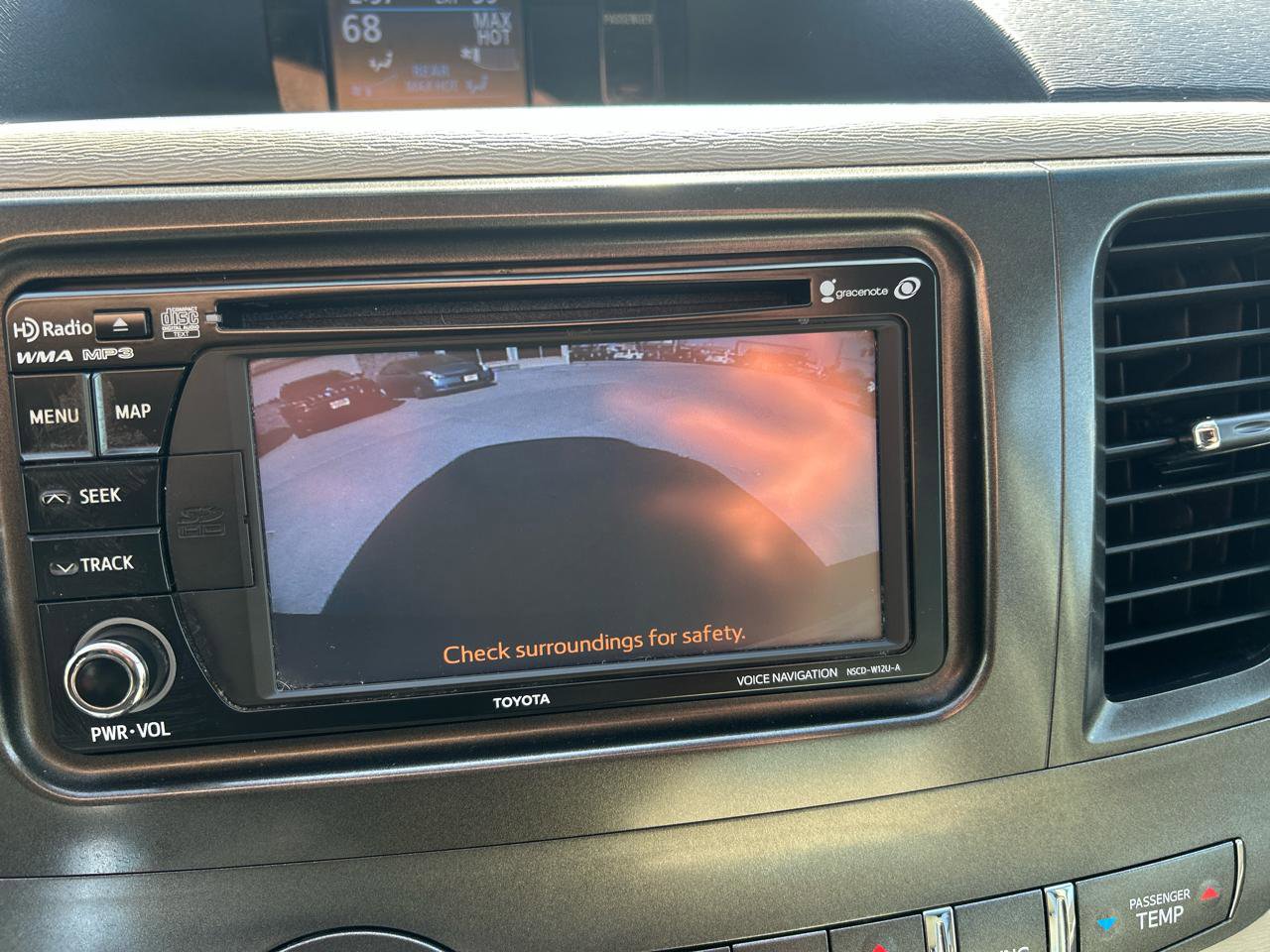 Used 2014 Toyota Sienna XLE w/ Entertainment Package FWD image 22