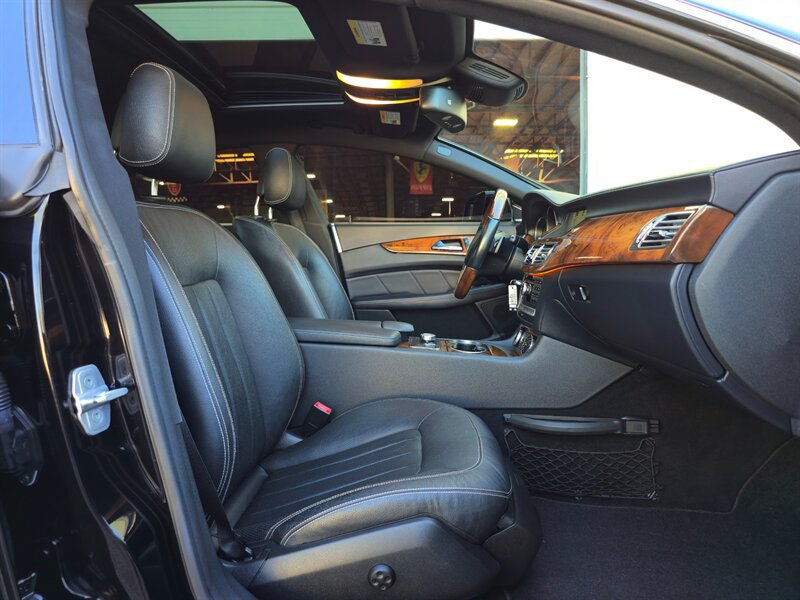 Used 2013 Mercedes-Benz CLS 550 w/ Premium I Pkg image 21