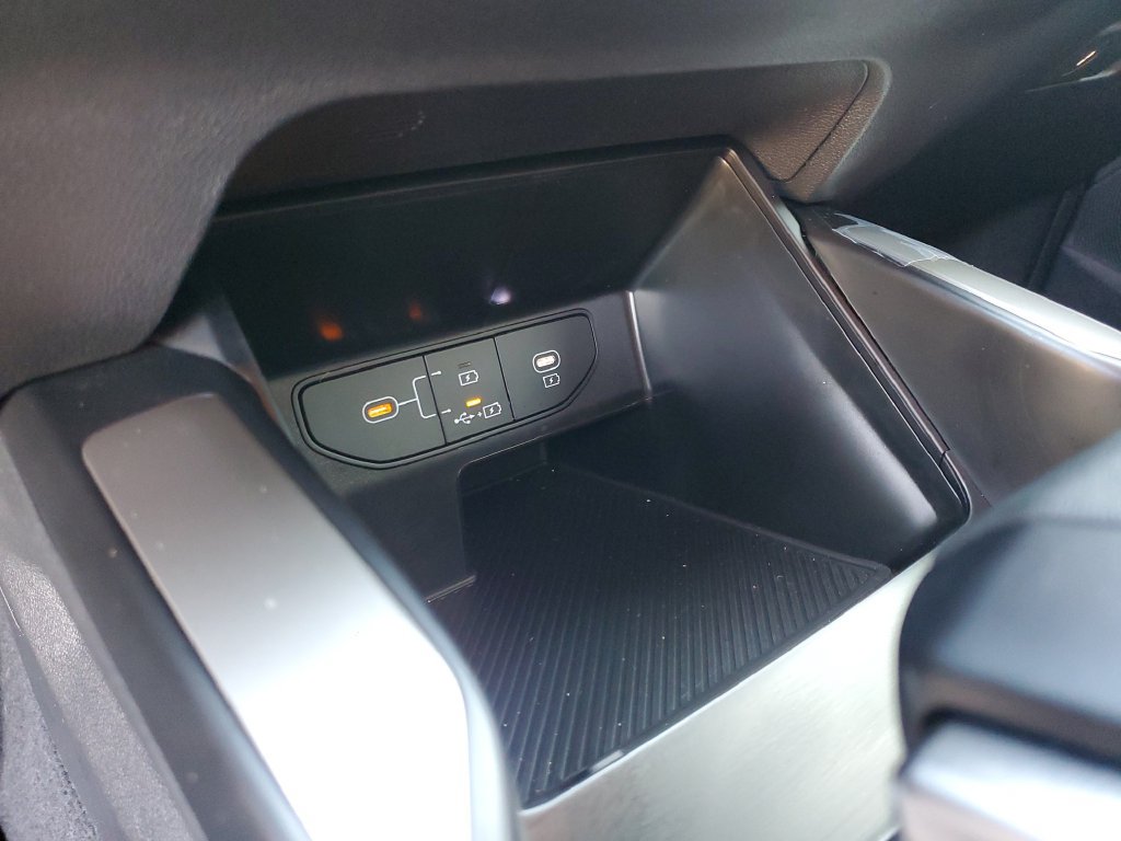 Used 2025 Kia Sorento LX FWD image 32