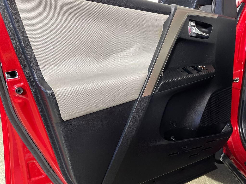 Used 2015 Toyota RAV4 XLE FWD image 17