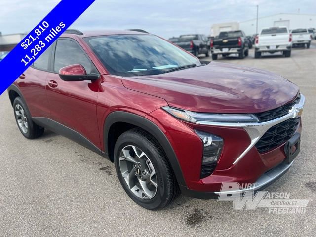 Used 2025 Chevrolet Trax LT image 8