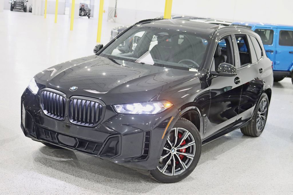 Used 2024 BMW X5 xDrive40i w/ M Sport Package image 5