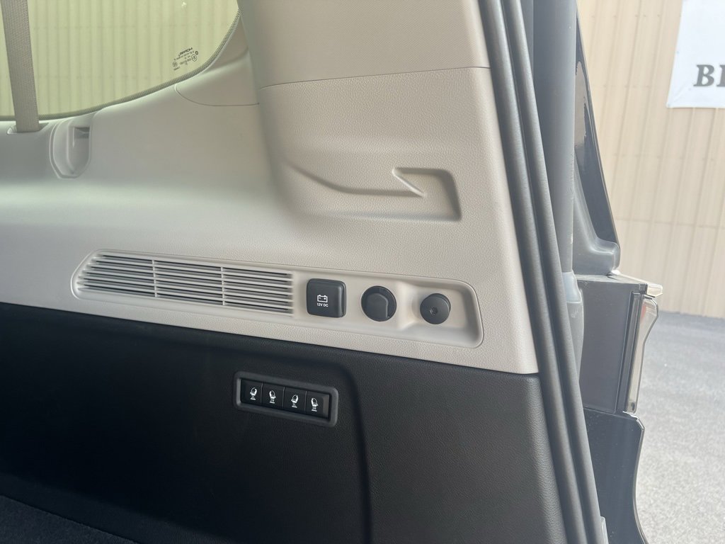 New 2024 Jeep Wagoneer L Series II w/ HD Trailer Tow Package image 39