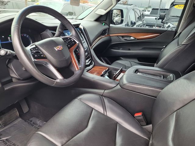 Used 2016 Cadillac Escalade Luxury image 11