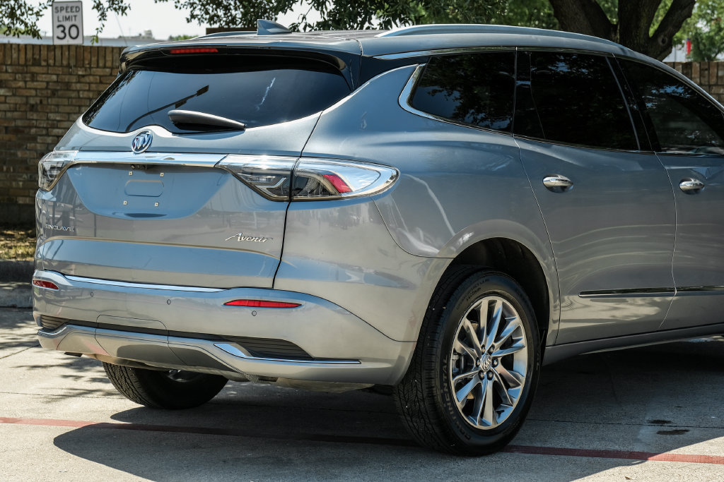 Used 2024 Buick Enclave Avenir w/ Avenir Technology Package FWD image 17