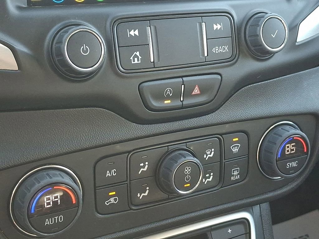 Used 2024 GMC Terrain SLT image 15