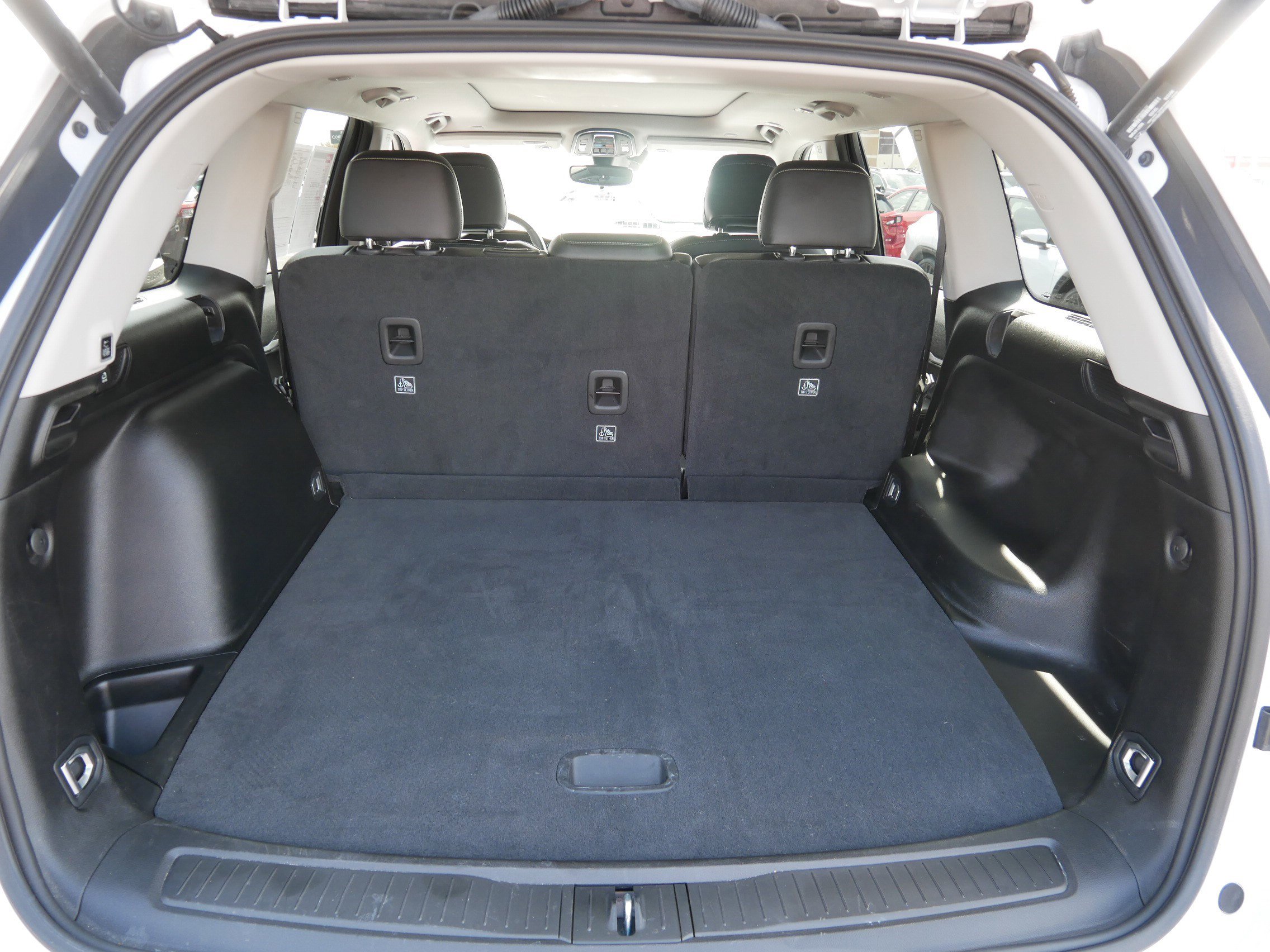 Used 2023 Jeep Grand Cherokee Limited AWD/4WD image 18