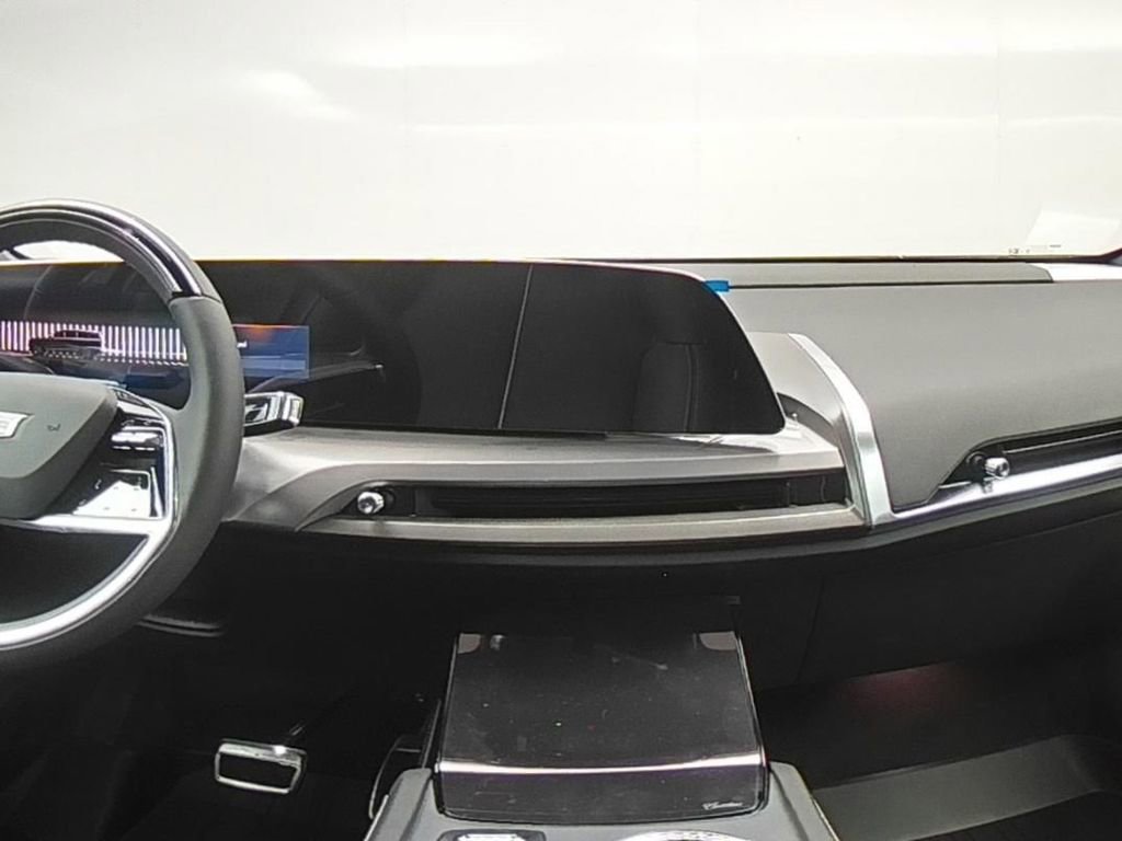 New 2026 Cadillac Vistiq Luxury w/ LPO, Floor Liner Package image 10