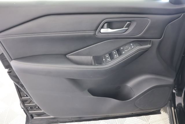 Used 2024 Nissan Rogue SL AWD/4WD image 25