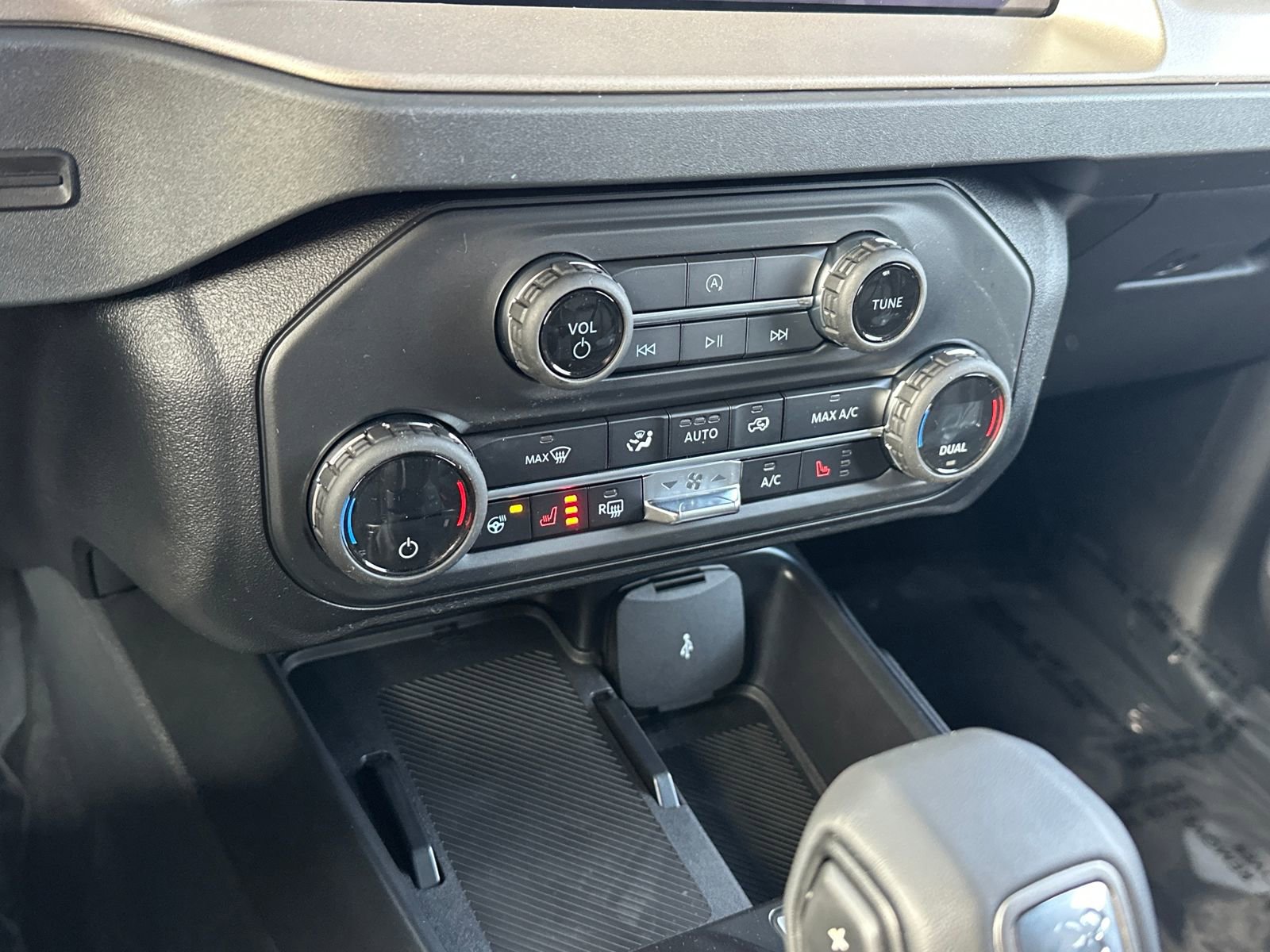 New 2025 Ford Bronco Outer Banks image 15