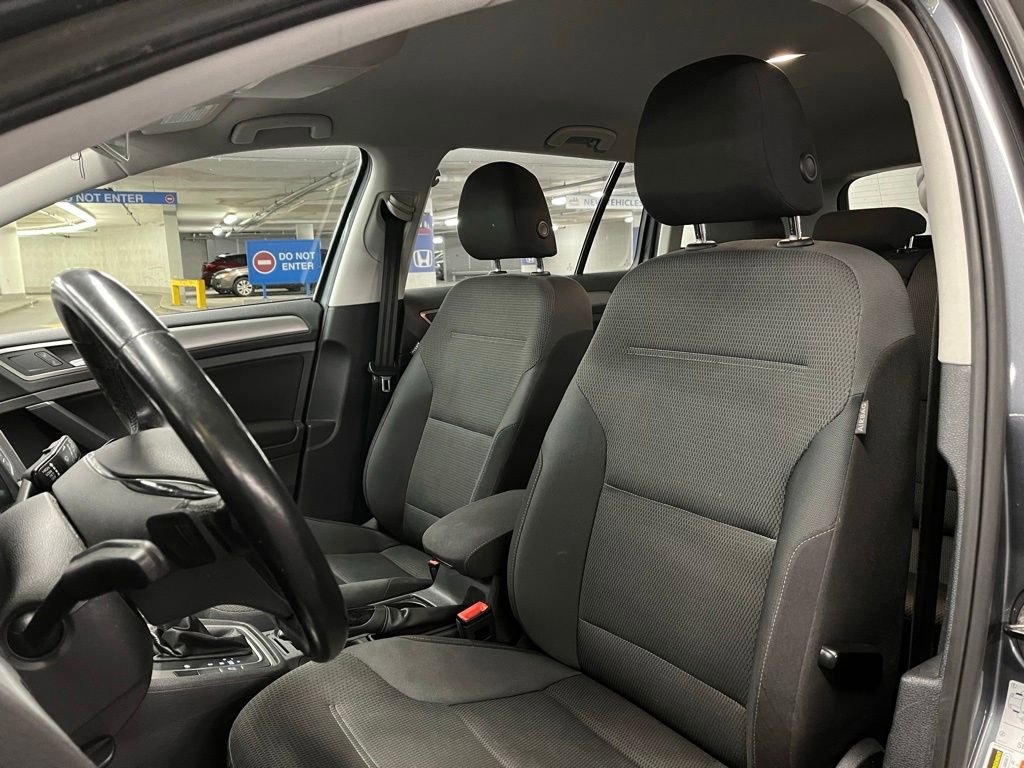 Used 2017 Volkswagen Golf S image 15