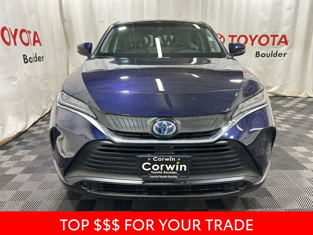 Used 2022 Toyota Venza LE image 2