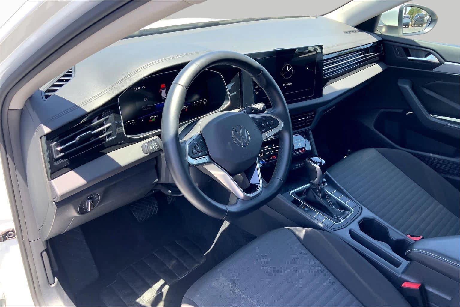 Used 2025 Volkswagen Jetta S FWD image 18