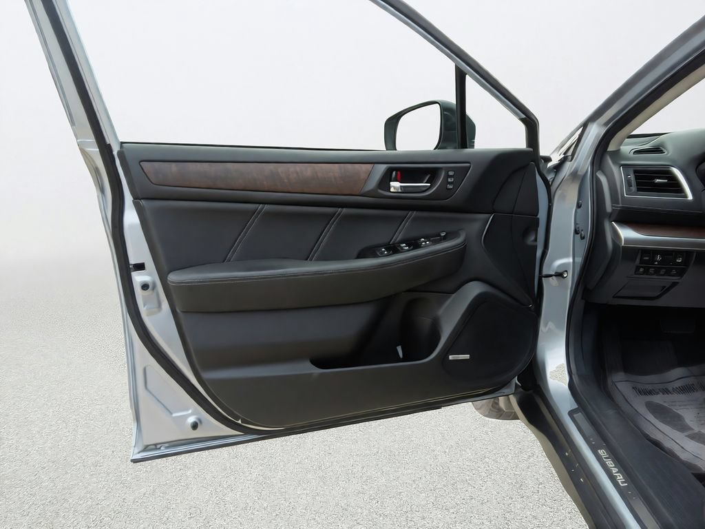 Used 2019 Subaru Outback 2.5i Limited AWD/4WD image 17