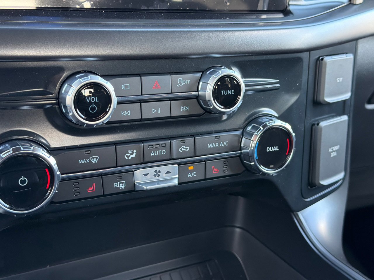 New 2025 Ford F150 Tremor w/ Bed Utility Package image 27