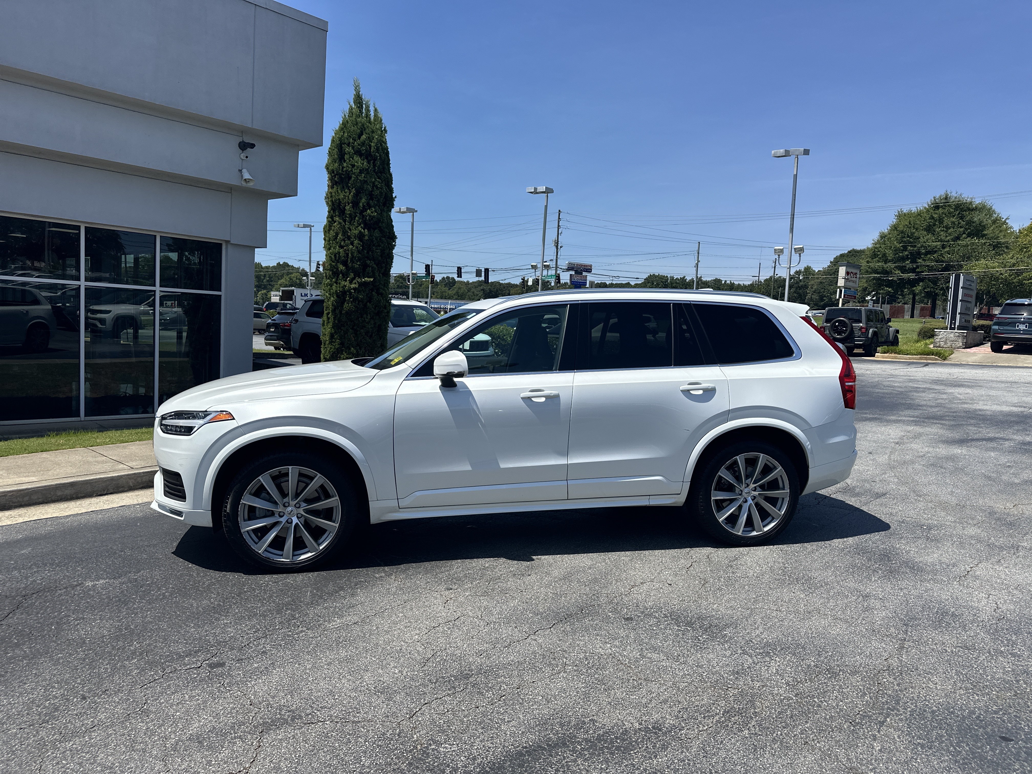 Used 2023 Volvo XC90 B5 Core w/ Protection Package AWD/4WD image 6
