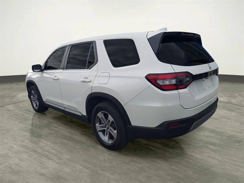 Used 2025 Honda Pilot EX-L image 3