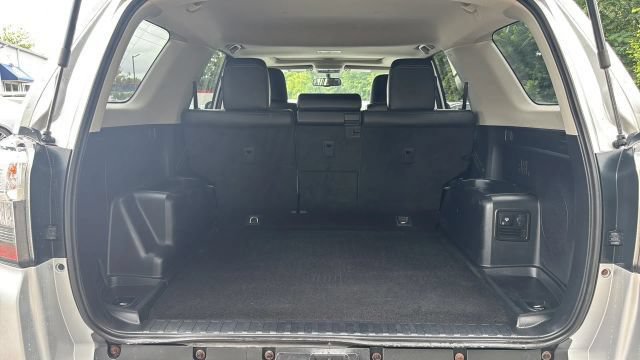 Used 2018 Toyota 4Runner Limited AWD/4WD image 5