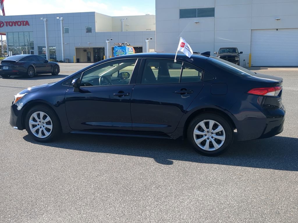 Used 2025 Toyota Corolla LE image 15