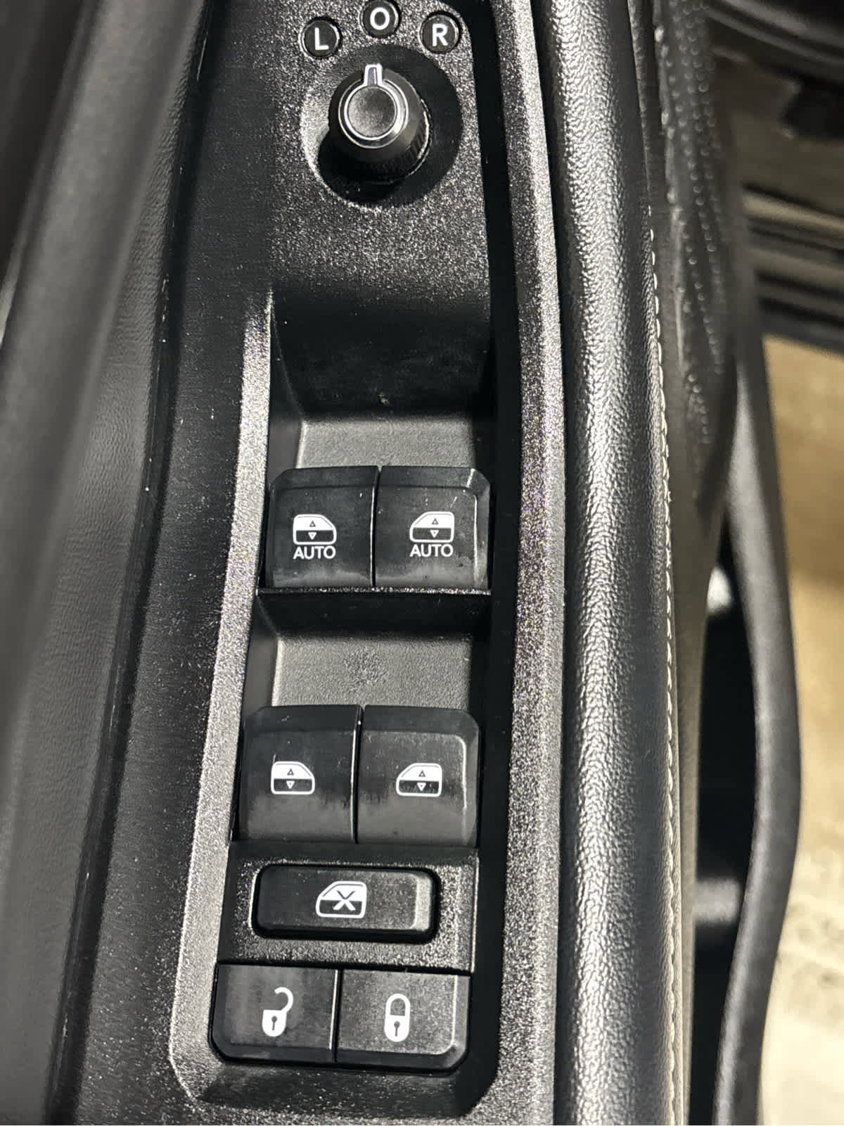 Used 2023 Jeep Grand Cherokee L Laredo image 17