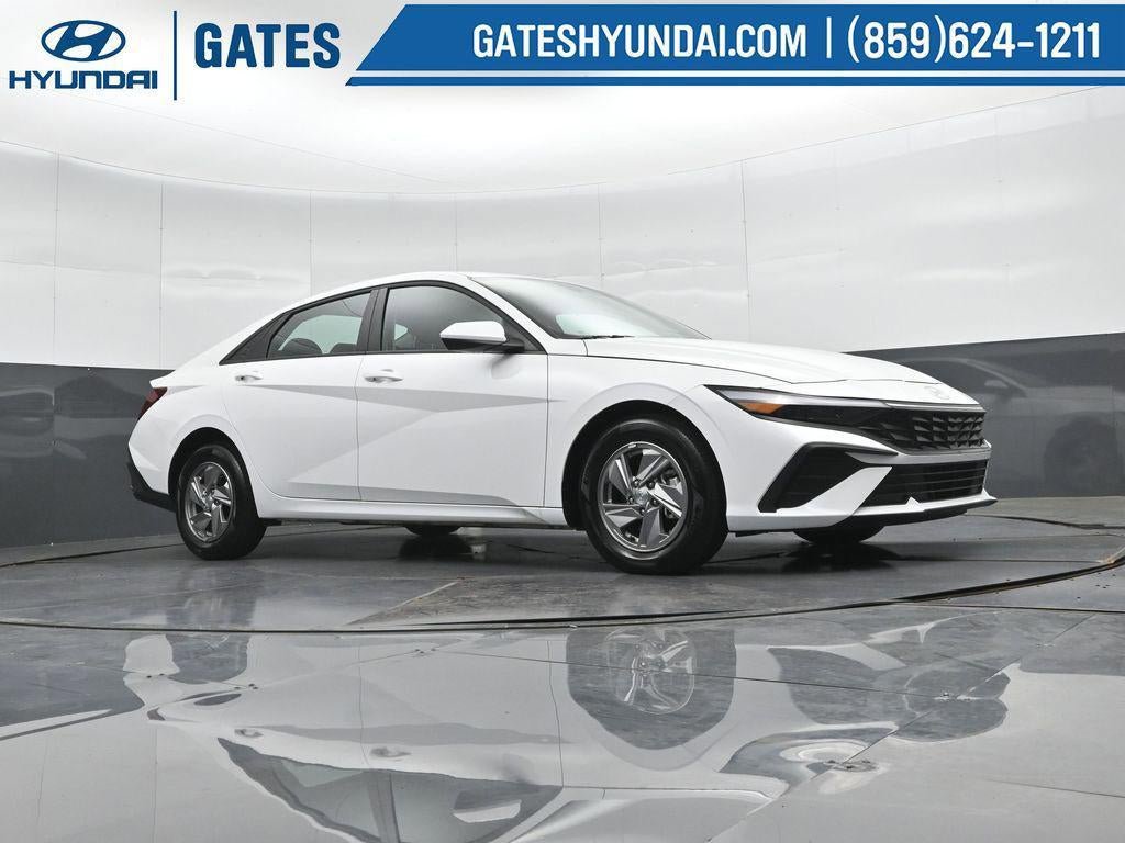 New 2025 Hyundai Elantra SE FWD image 37