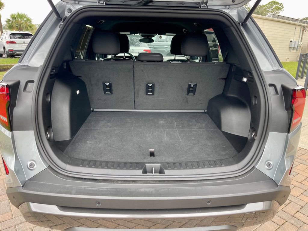 Used 2025 GMC Terrain Elevation image 5