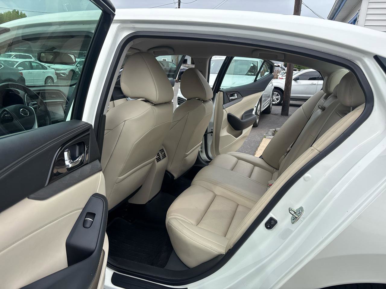 Used 2016 Nissan Maxima 3.5 SV FWD image 15