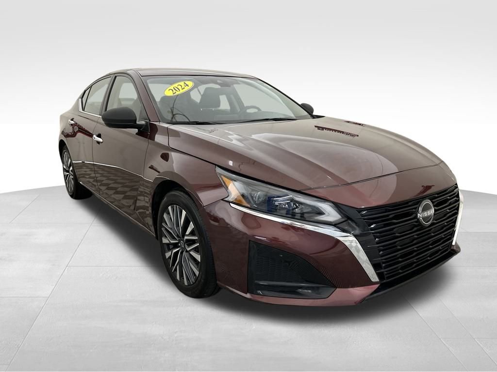 Used 2024 Nissan Altima 2.5 SV image 8