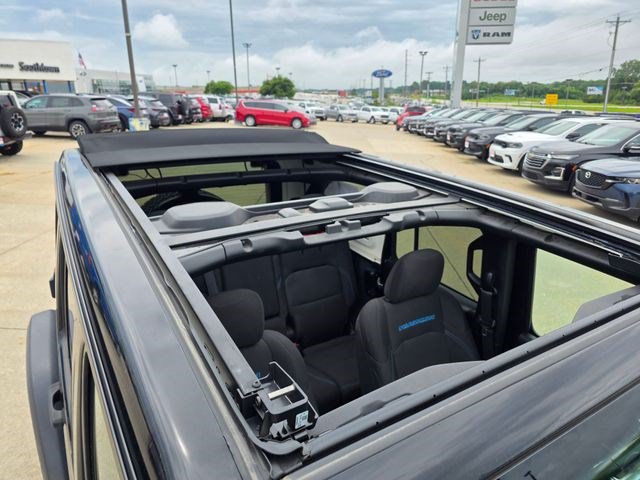 Used 2023 Jeep Wrangler Unlimited Rubicon 4xe w/ Cold Weather Group AWD/4WD image 10