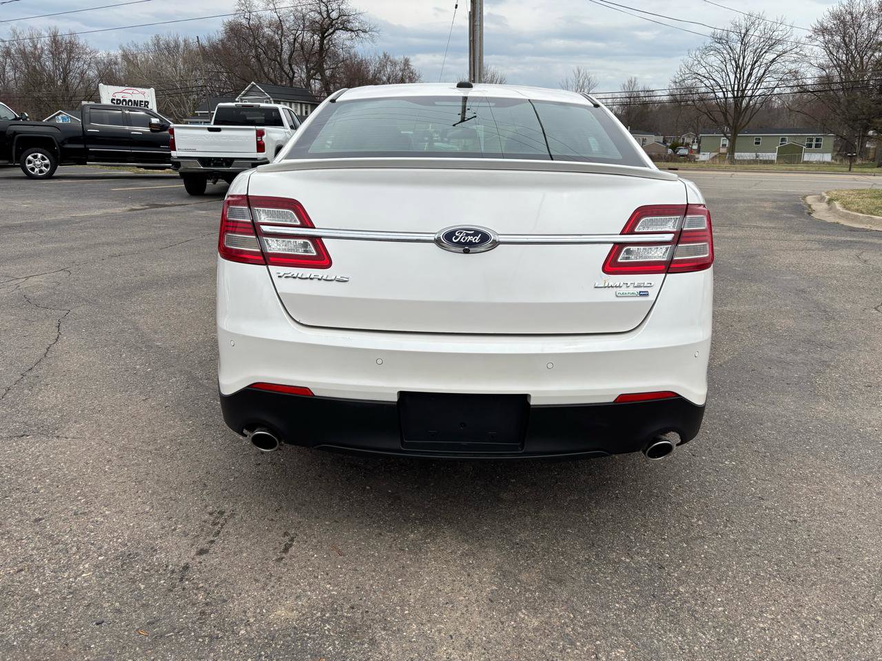 Used 2016 Ford Taurus Limited w/ Driver Assist Package AWD/4WD image 4