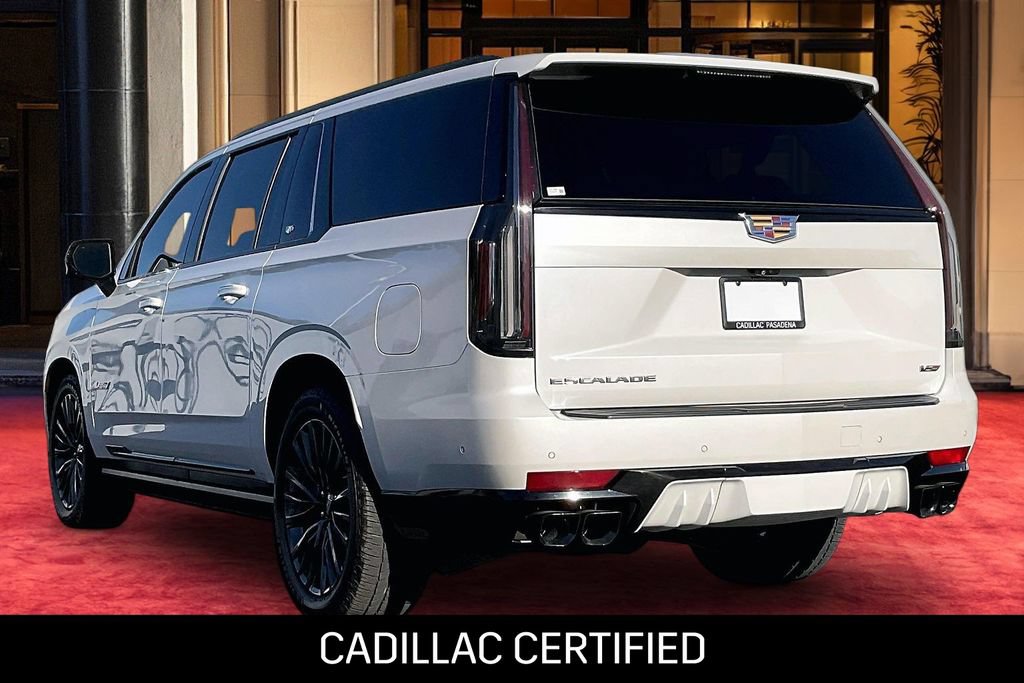 Certified 2024 Cadillac Escalade ESV V w/ Heavy-Duty Trailer Package AWD/4WD image 4