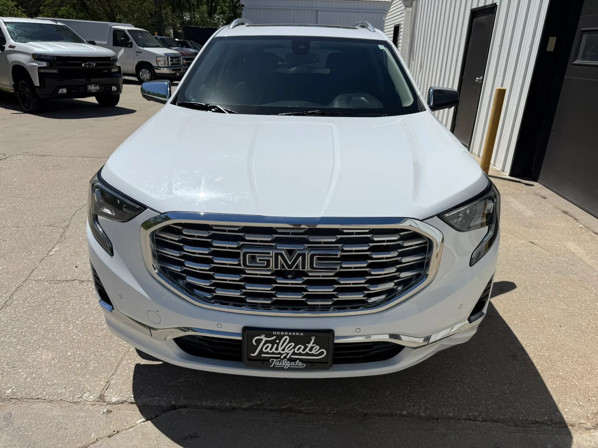 Used 2019 GMC Terrain Denali w/ Advanced Safety Package AWD/4WD image 3
