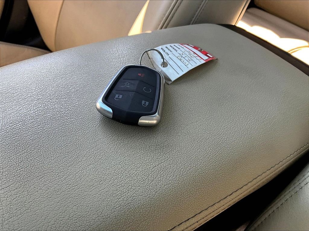 Used 2017 Cadillac XT5 Luxury w/ Driver Awareness Package image 9