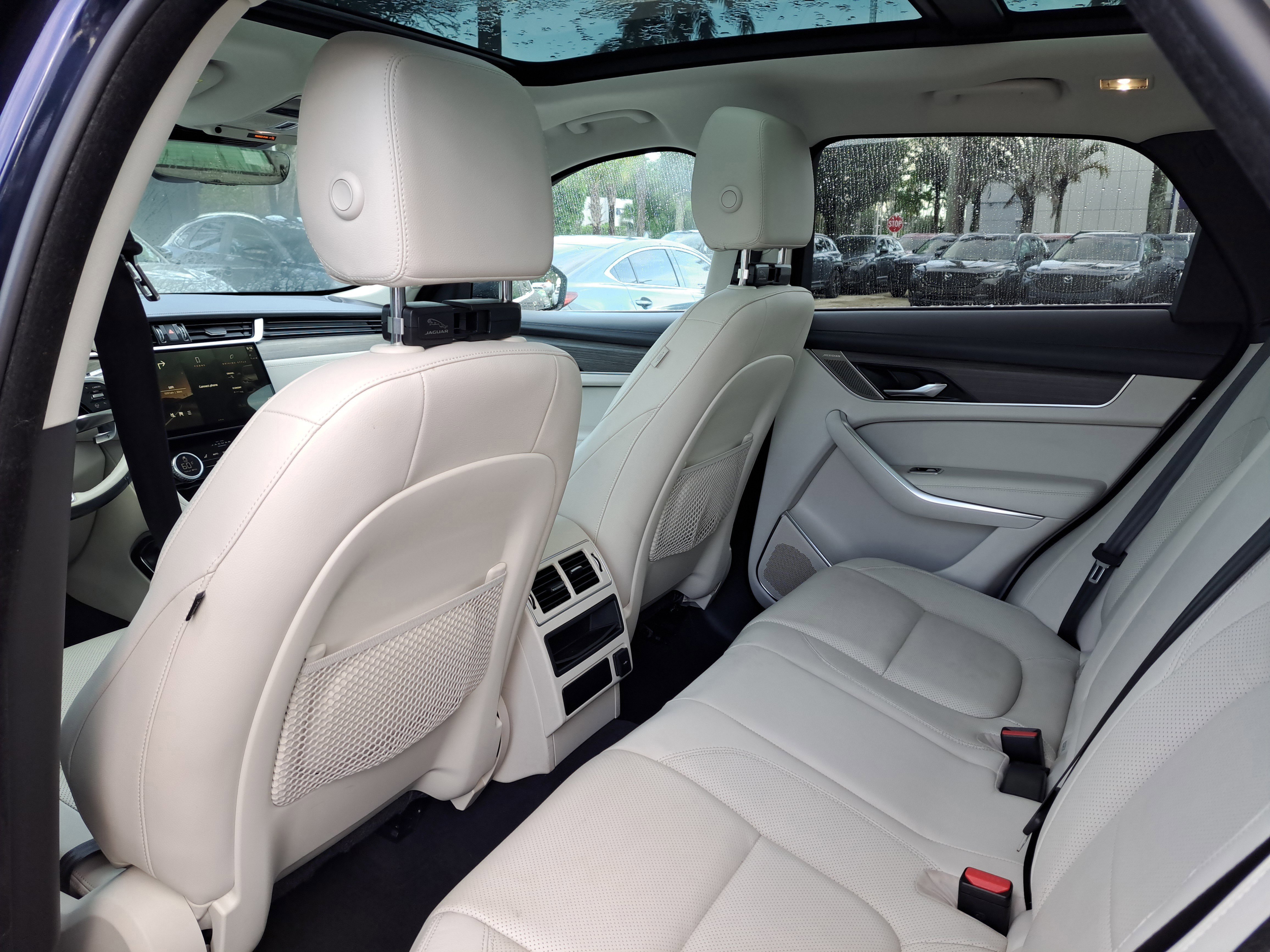 Used 2022 Jaguar F-PACE S image 7