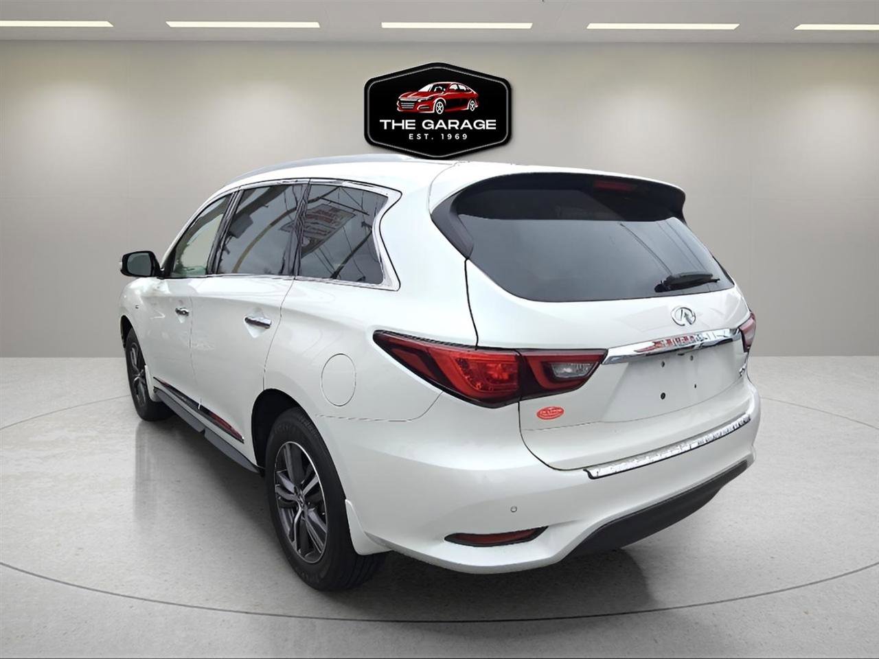 Used 2019 INFINITI QX60 Luxe w/ Essential Package AWD/4WD image 4