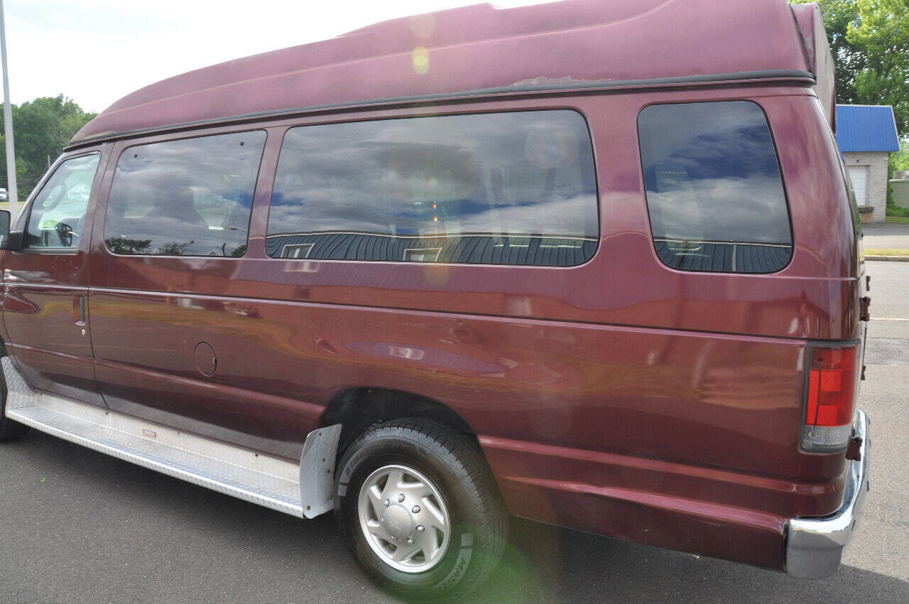 Used 2010 Ford E-350 and Econoline 350 XL image 16