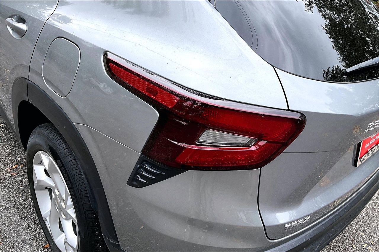 Used 2024 Chevrolet Trax LS w/ LS Convenience Package FWD image 20