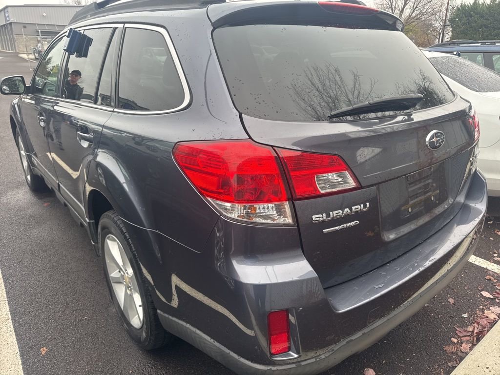 Used 2014 Subaru Outback 2.5i Premium image 2
