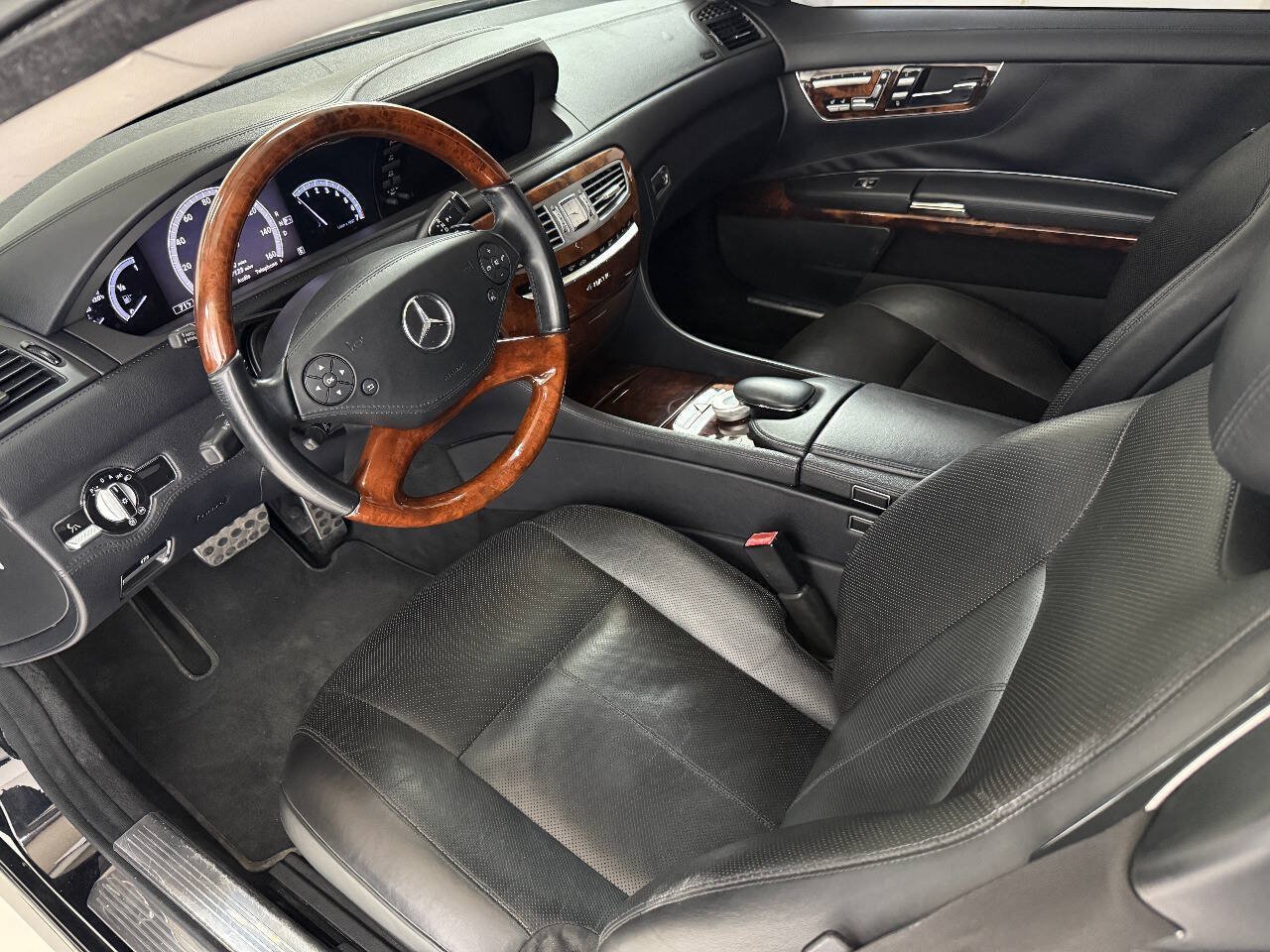 Used 2013 Mercedes-Benz CL 550 4MATIC w/ Sport Pkg image 36