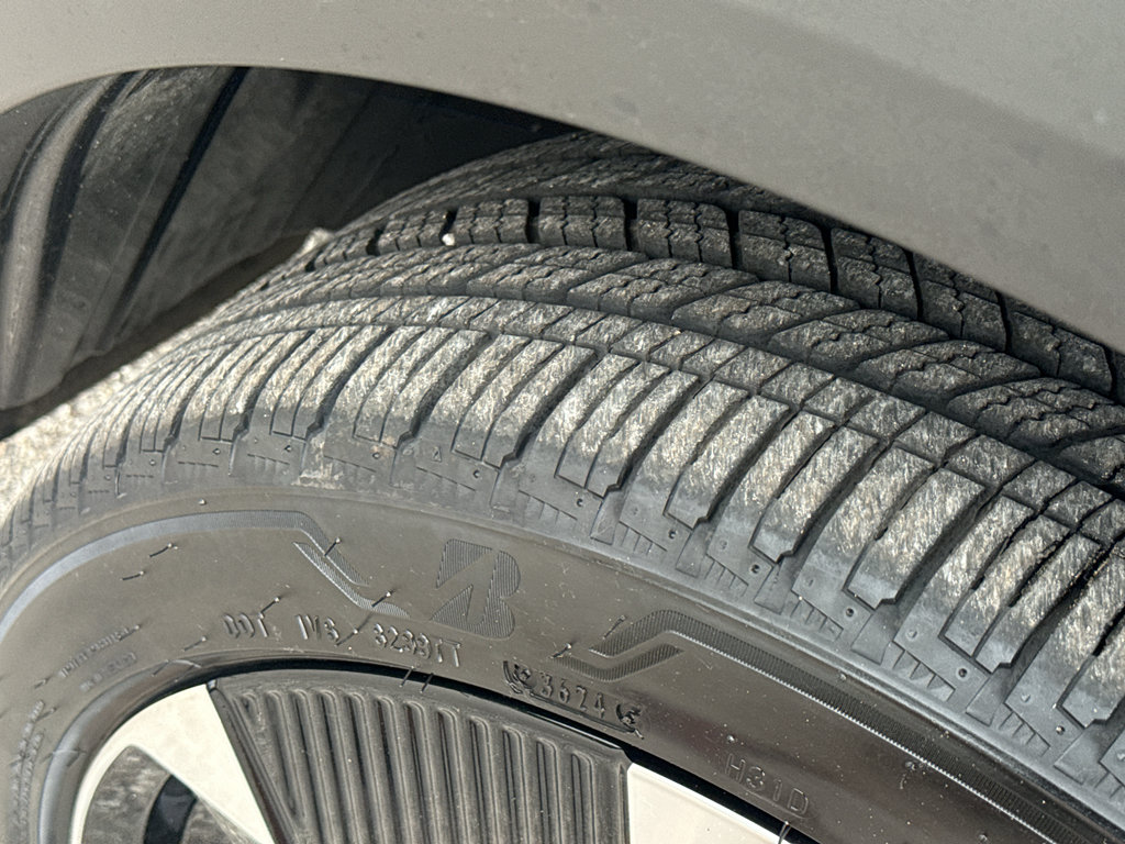 Certified 2025 Nissan Kicks SR AWD/4WD image 10