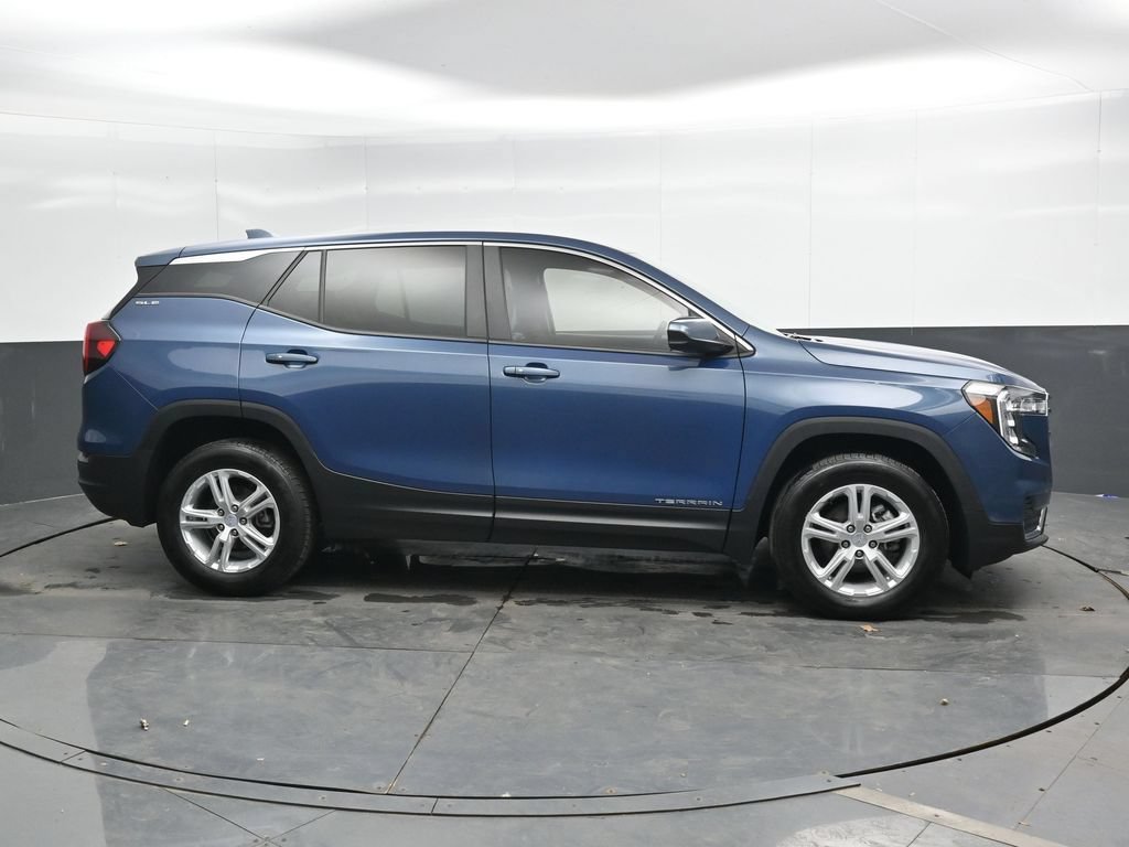 Used 2024 GMC Terrain SLE AWD/4WD image 5