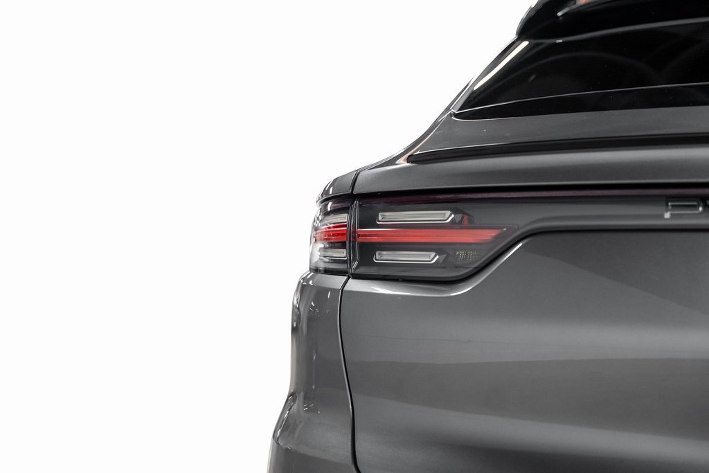 Used 2021 Porsche Cayenne Coupe image 18