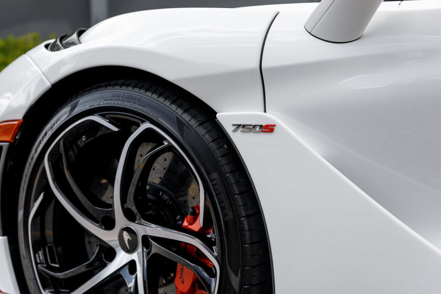 Used 2024 McLaren 750S Spider RWD image 34