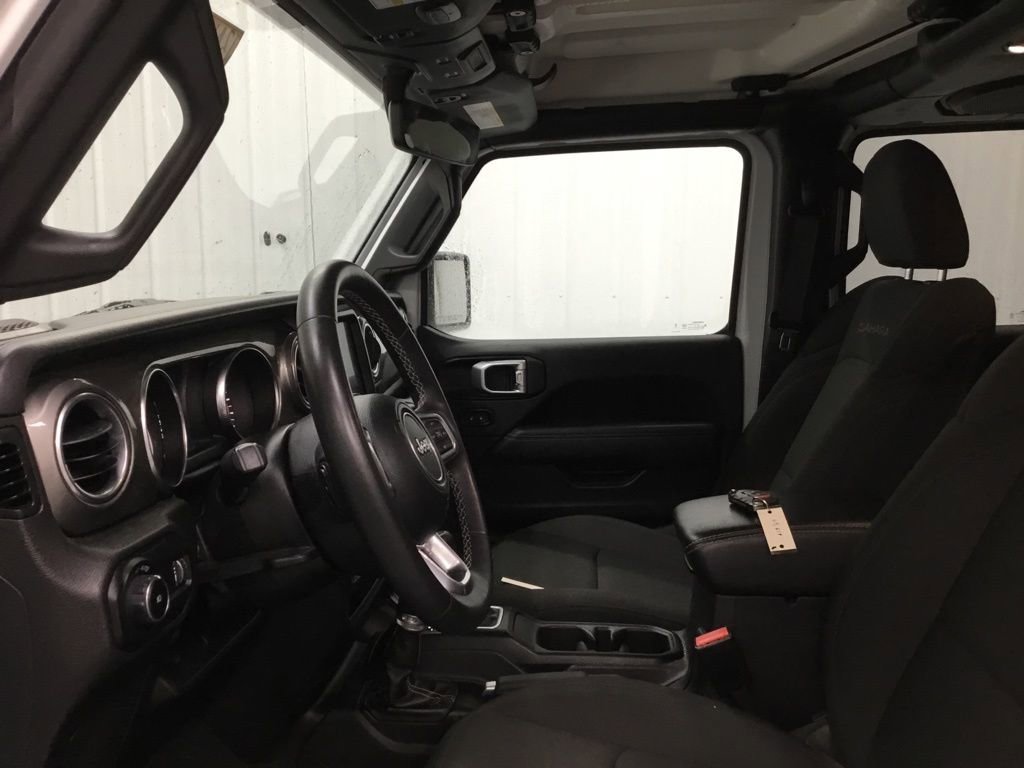 Used 2023 Jeep Wrangler Sahara image 7