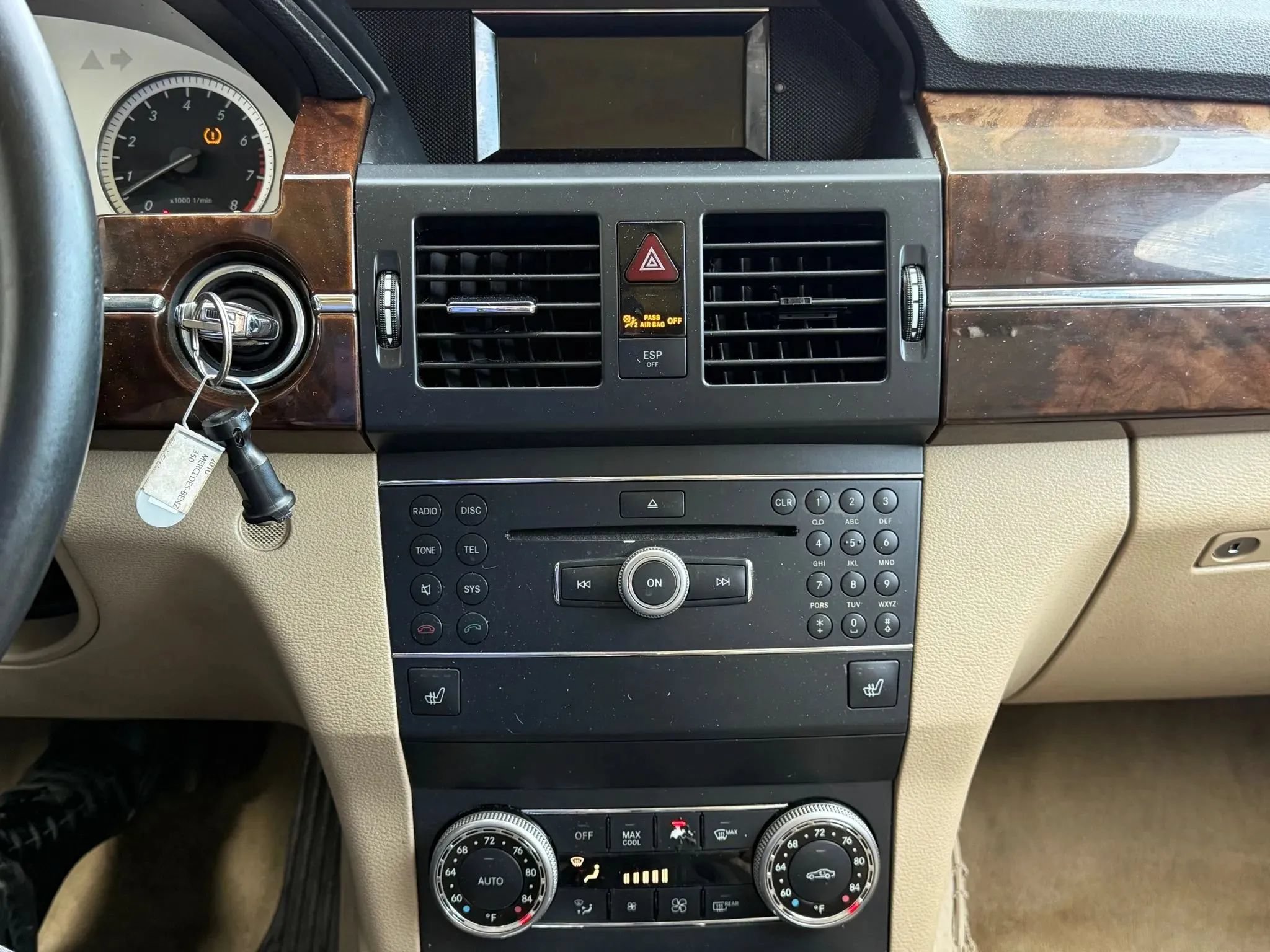 Used 2010 Mercedes-Benz GLK 350 4MATIC image 26