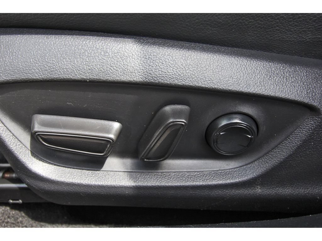 Used 2020 Toyota Camry SE FWD image 26