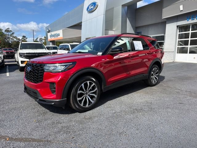 Used 2025 Ford Explorer ST-Line image 3